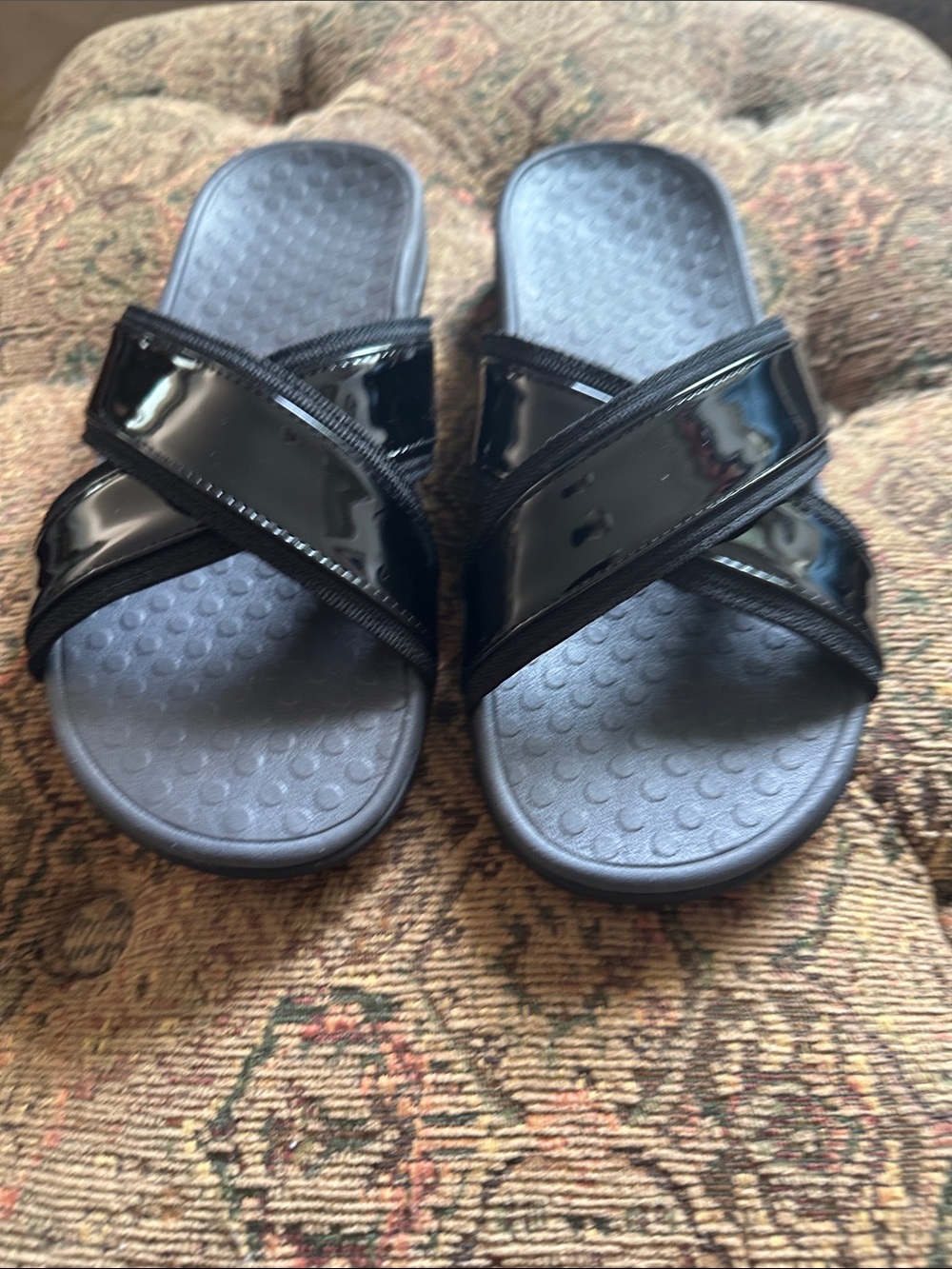 New Vionic Black Patent Crisscross Slide Sandals Sz 8